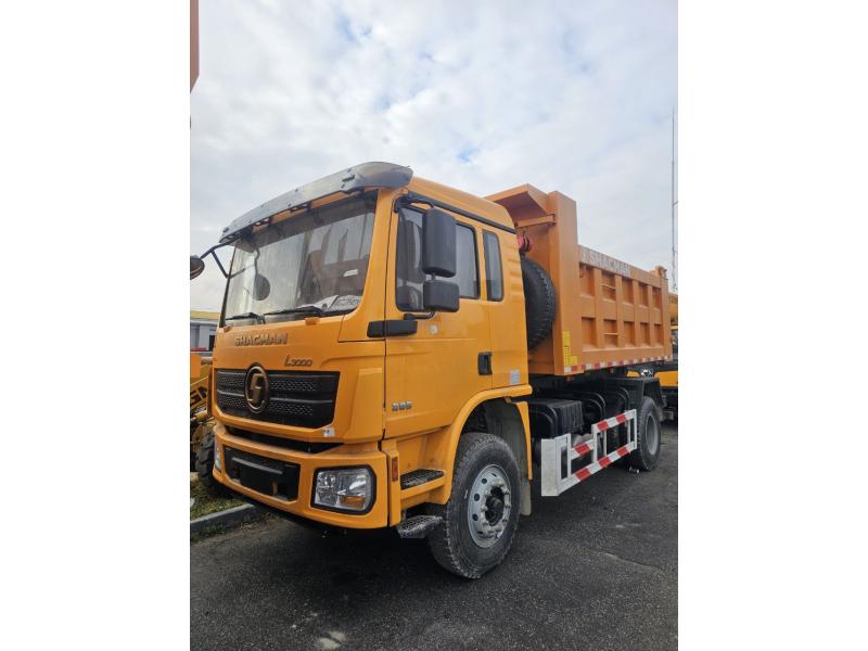Autobasculantă Shacman L3000 4x2