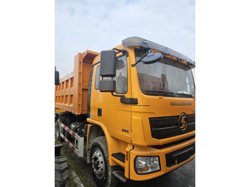 Autobasculantă Shacman L3000 4x2