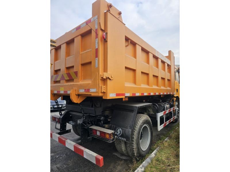 Autobasculantă Shacman L3000 4x2