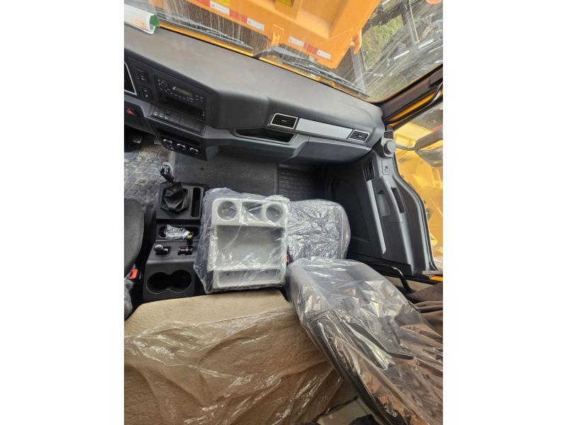 Autobasculantă Shacman L3000 4x2