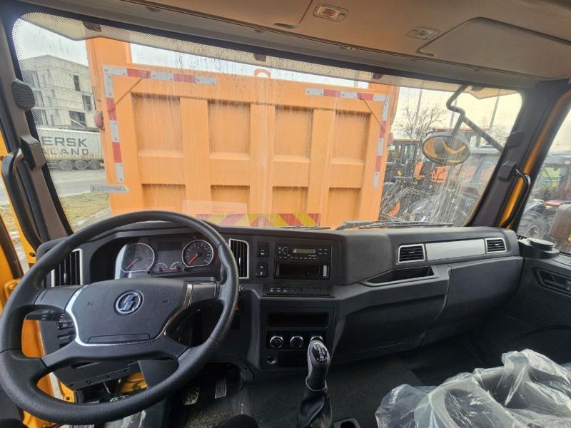 Autobasculantă Shacman L3000 4x2