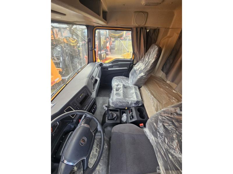 Autobasculantă Shacman L3000 4x2