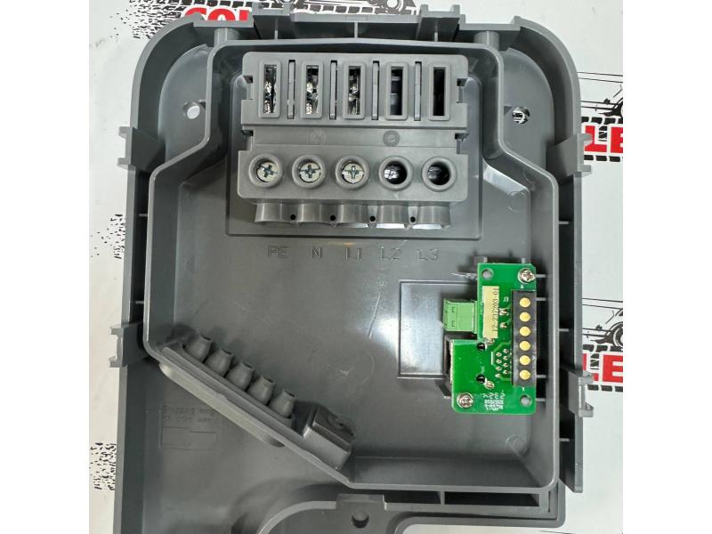 Stație de încărcare pentru automobile electrice East A7 ST 7 kW