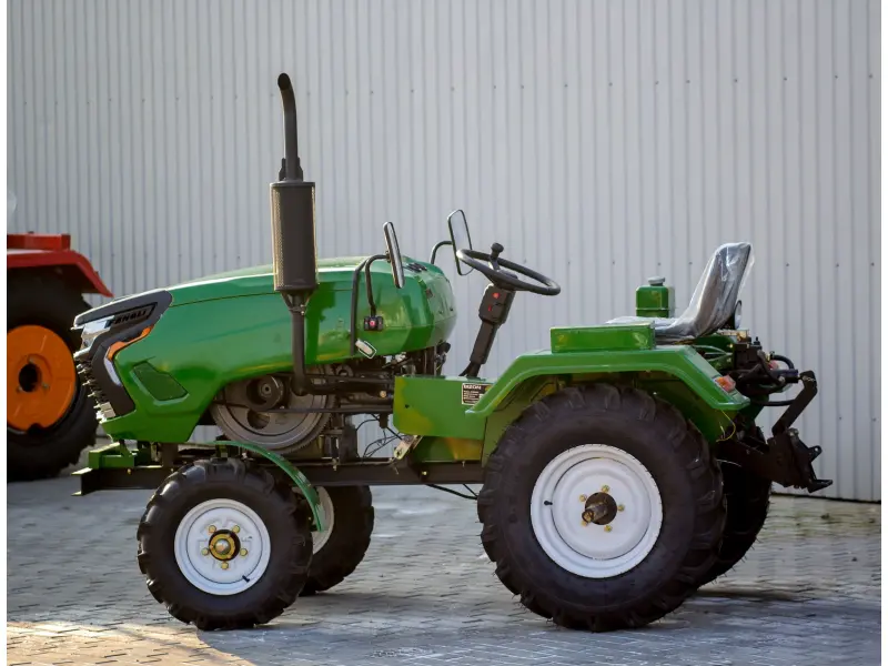 Tractor BIZON 200  (20 c.p)