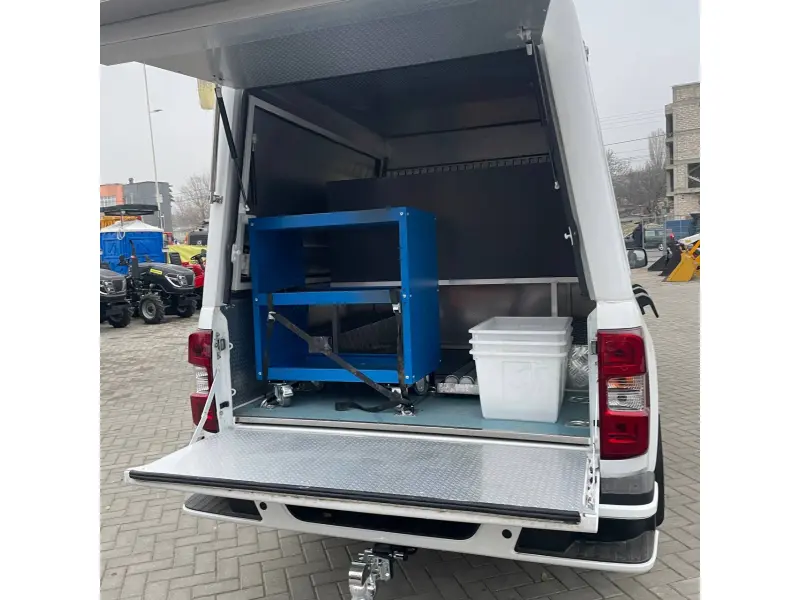 ISUZU 4x4 Atelier Mobil (LA COMANDA)
