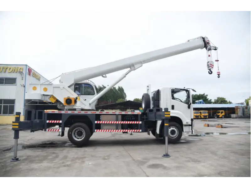 Macara-manipulator Isuzu 16 tone 36,6 m (LA COMANDĂ)