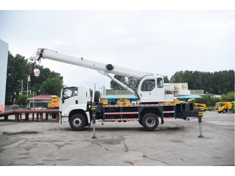 Macara-manipulator Isuzu 16 tone 36,6 m (LA COMANDĂ)