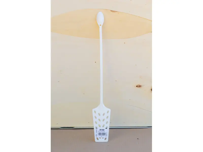 Agitator de plastic pentru must