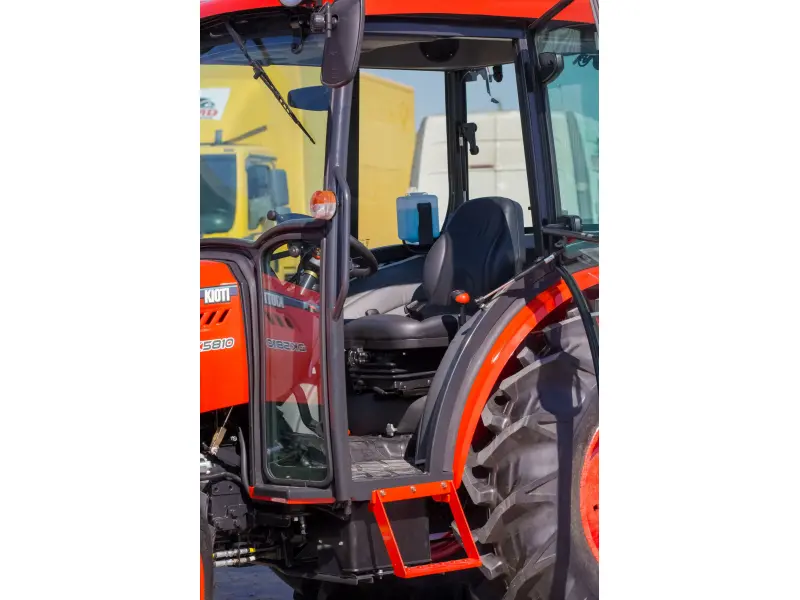 TRACTOR KIOTI DK-5810