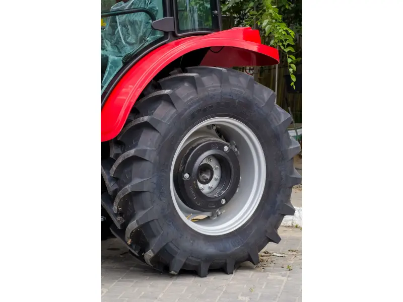 Tractor tumosan 8105