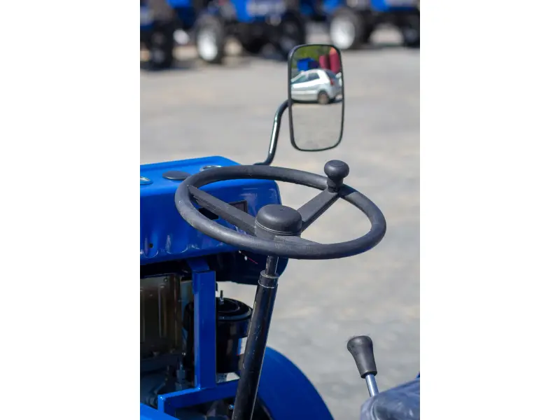 Tractor BIZON 180 (18 c.p) Tractor BIZON 180 (18 c.p)