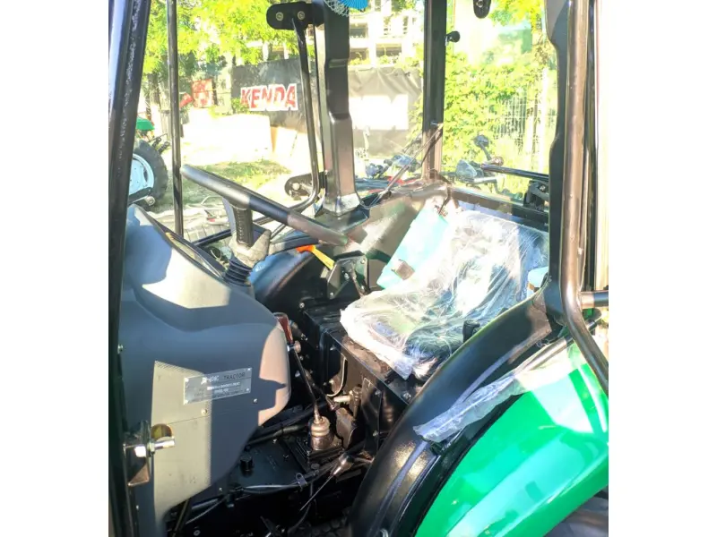 Трактор Jinma  JM-404 C с кабиной (40 л.с.) 