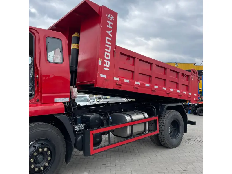 Autobasculantă Hyundai Xcient CLW5500