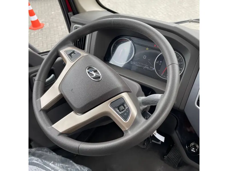 Autobasculantă Hyundai Xcient CLW5500