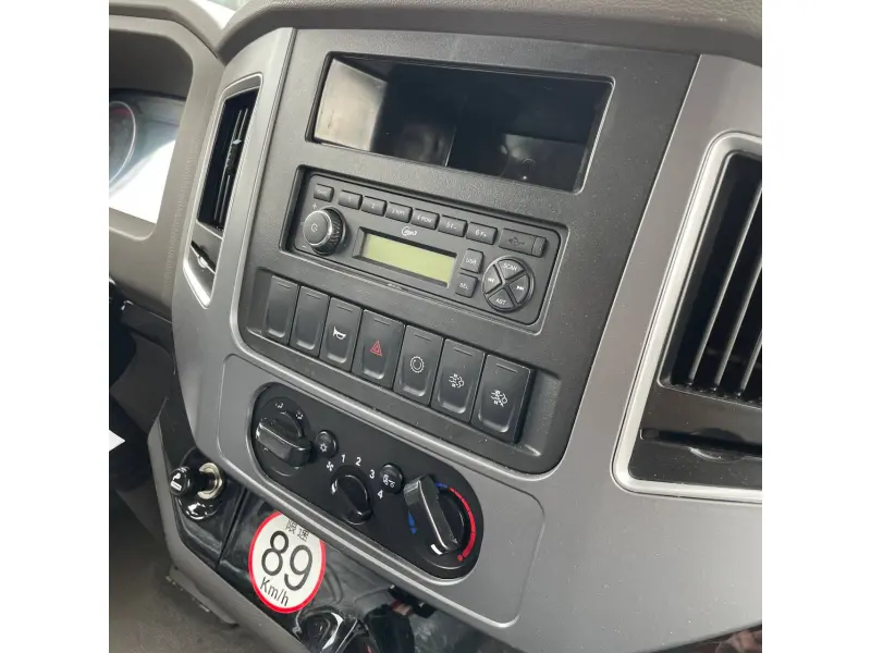 Autobasculantă Hyundai Xcient CLW5500