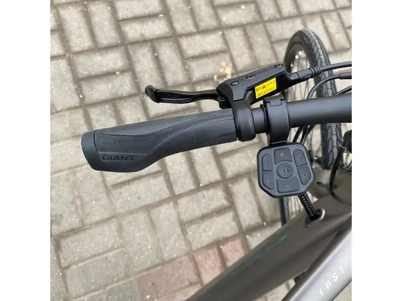 Электрический велосипед GIANT Fast E+1