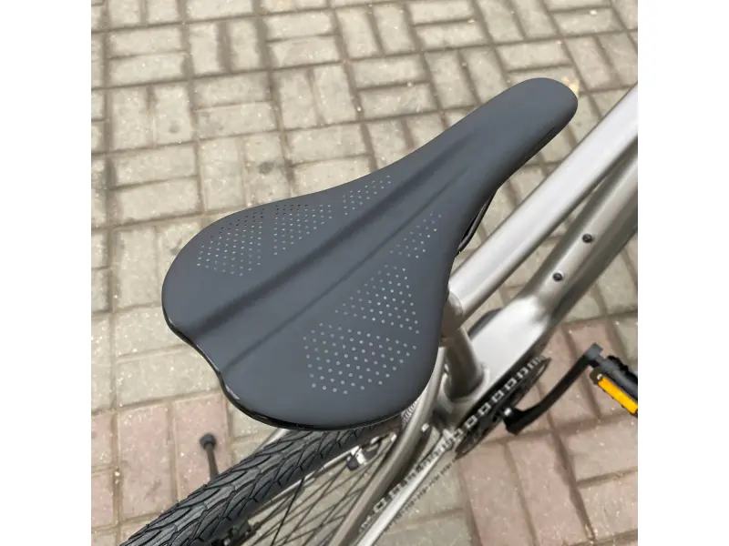 Электрический велосипед GIANT Fast E+1