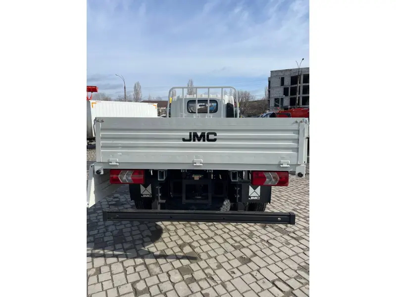 Camionul JMC N822 JX1054TG2