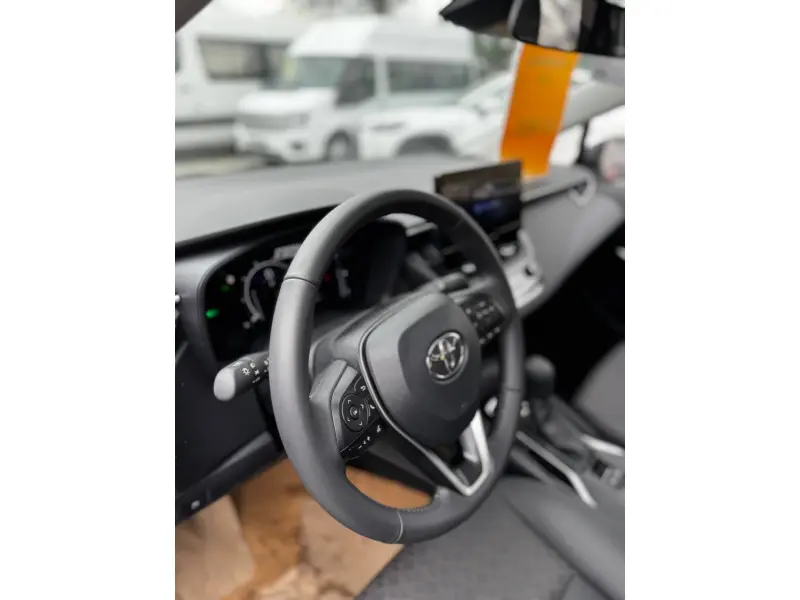 TOYOTA COROLLA HYBRID White 2025