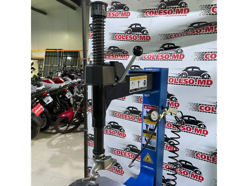 Schimbator de anvelope Hauvrex 220V HC8210.